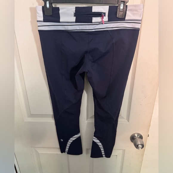 Lululemon Run: Inspire Crop II Deep Indigo / Wide Bold Stripe White Deep Indigo - Picture 5 of 13